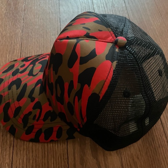 Dsquared2 leopard trucker hat - Picture 3 of 4